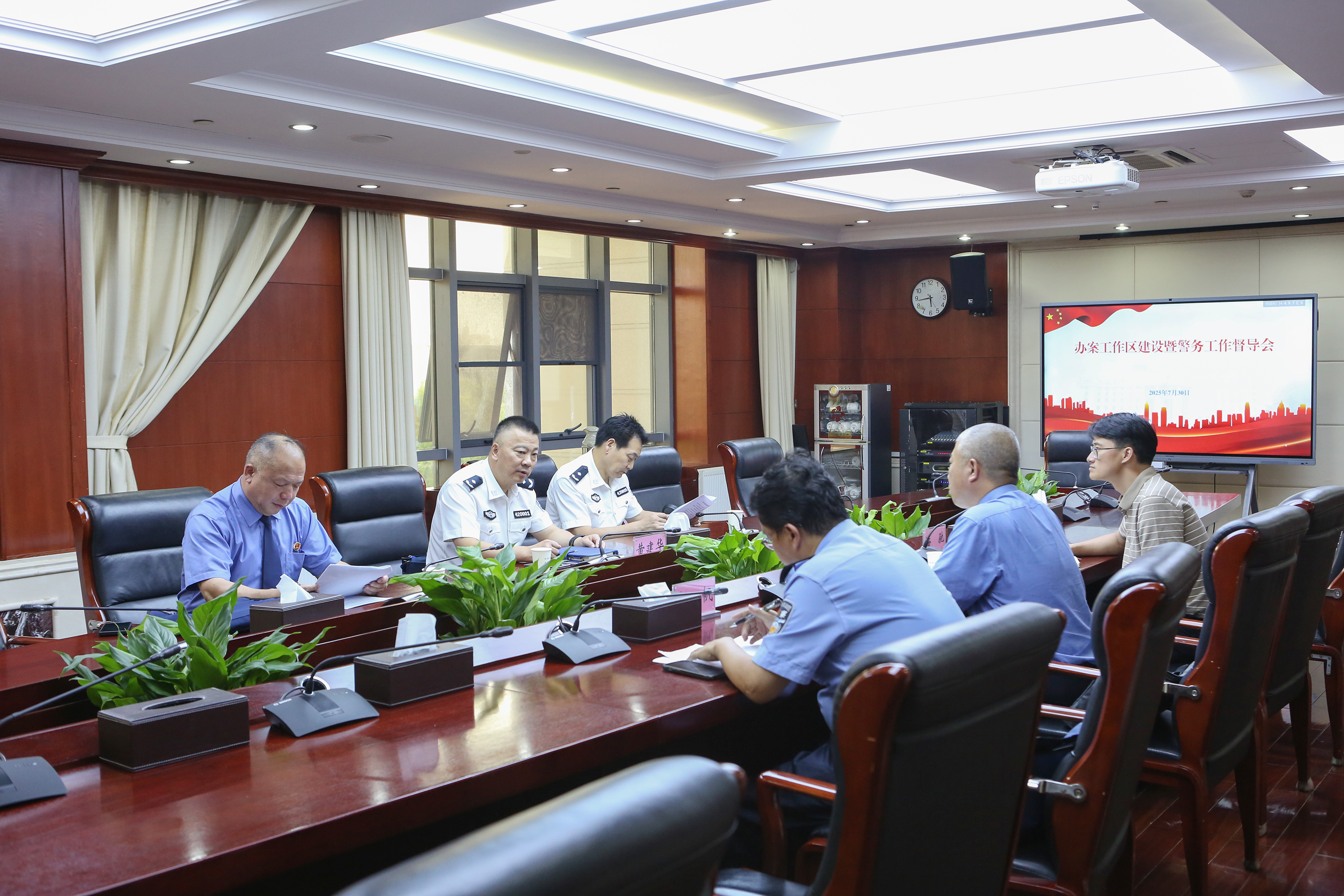 湖北省人民检察院司法警察总队到汉江检察机关督导办案工作区建设及司法警察工作