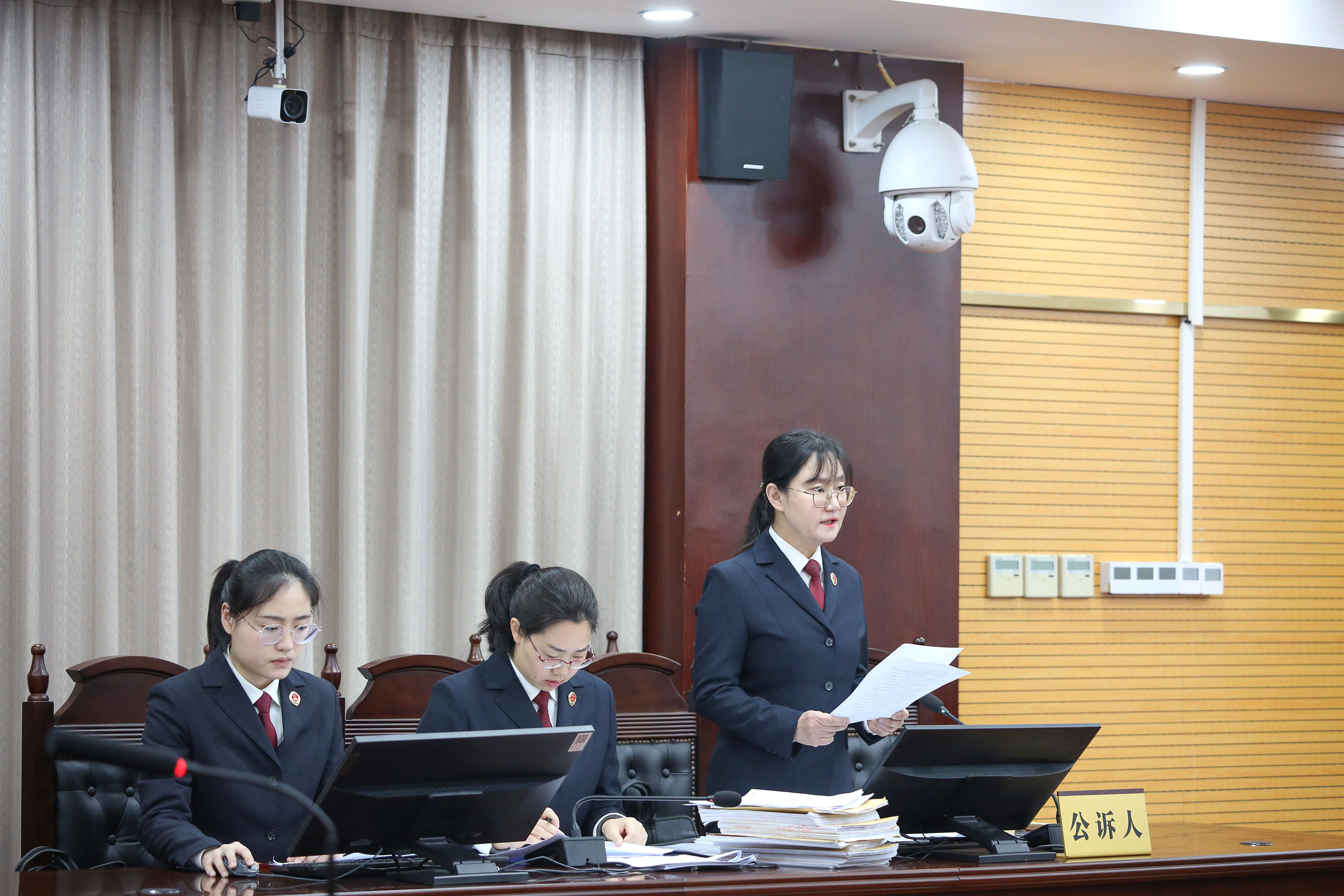 聚焦职务犯罪庭审实战 复盘评议提升公诉质效——直击汉江分院2026年首次庭审观摩评议活动现场